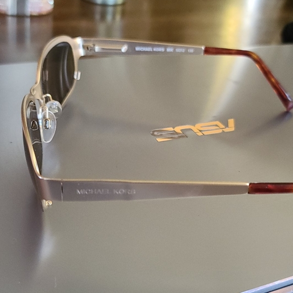 ποΈ Michael Kors Sunglasses π - Picture 3 of 9
